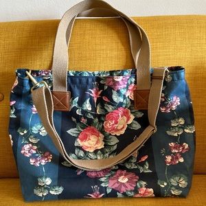 Vintage Laura Ashley green striped floral print tote bag in GUC.